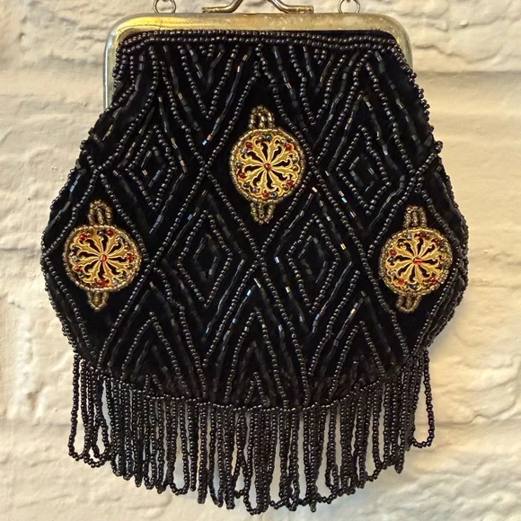 La Regale Vintage Black and Gold Beaded Clutch - Picture 2 of 6